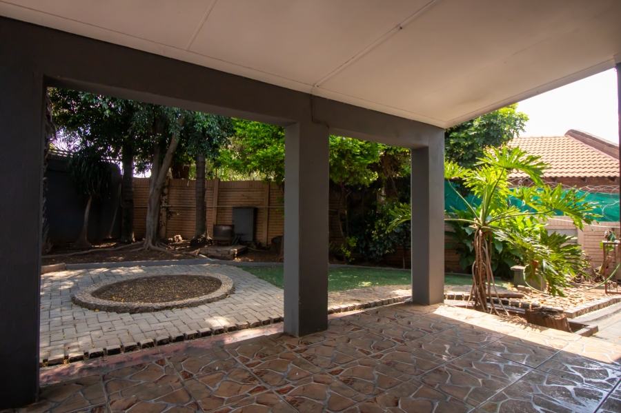 To Let 3 Bedroom Property for Rent in Geelhoutpark North West